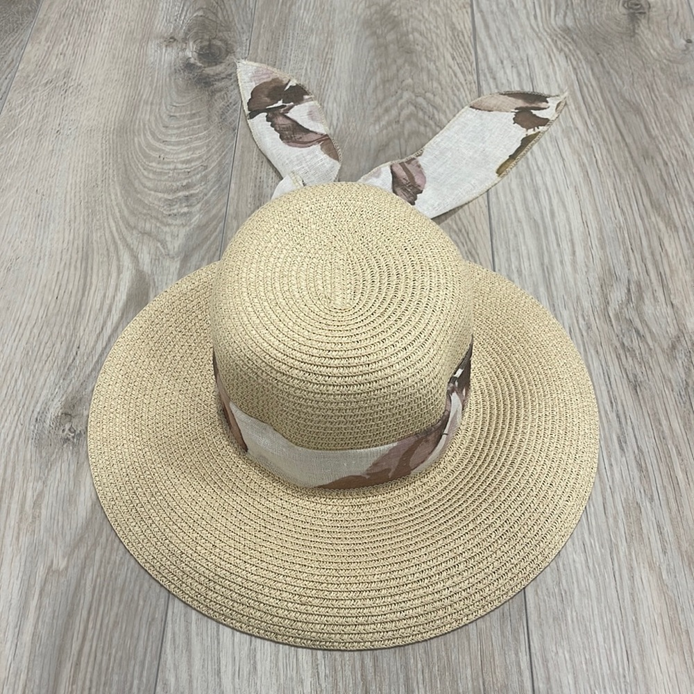 Straw sun hat with scarf.